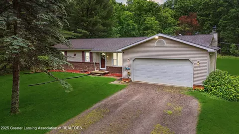 5848 S Saint Clair Rd, Saint Johns, MI 48879