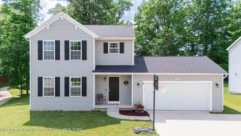 1118 River Oaks Dr, Dewitt, MI 48820