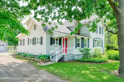 9215 Woodbury Rd, Laingsburg, MI 48848