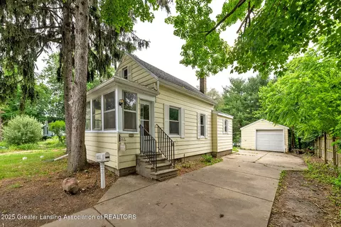 3227 Stabler St, Lansing, MI 48910