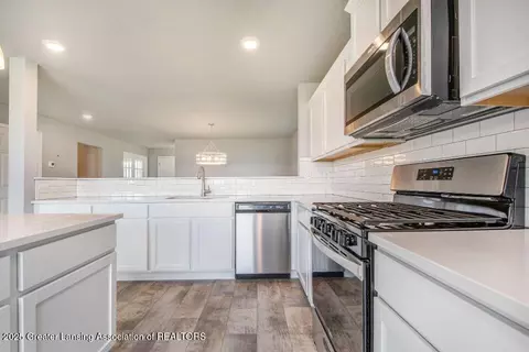 2905 Moccasin Dr, Dewitt, MI 48820 photo 6