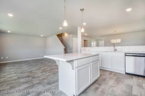 2905 Moccasin Dr, Dewitt, MI 48820 photo 8