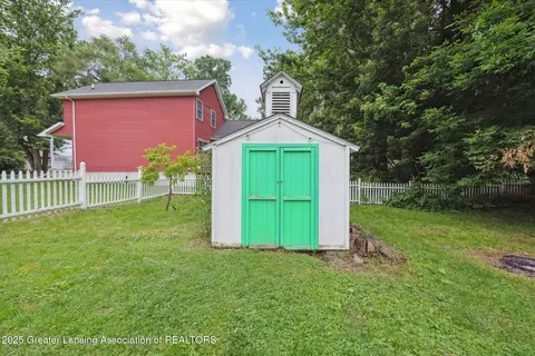 Exterior - 5913 Shaw St, Haslett, MI 48840 photo 7 of 8