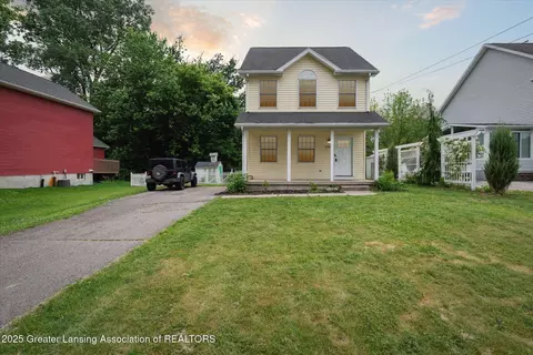 5913 Shaw St, Haslett, MI 48840