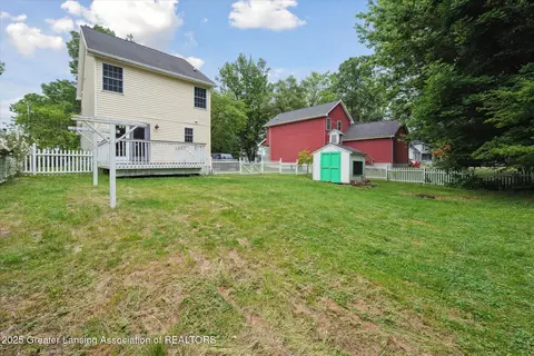Exterior - 5913 Shaw St, Haslett, MI 48840 photo 4 of 8