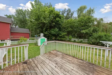 Exterior - 5913 Shaw St, Haslett, MI 48840 photo 2 of 8