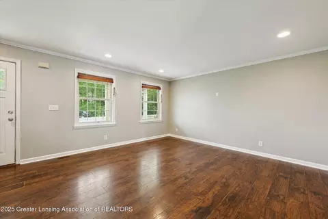 Living - 5913 Shaw St, Haslett, MI 48840 photo 1 of 2