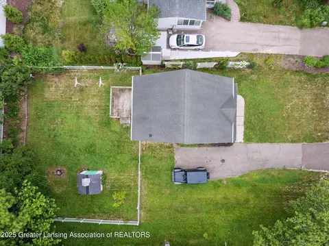 View/Area - 5913 Shaw St, Haslett, MI 48840 photo 1 of 7