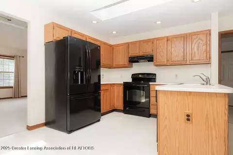 Kitchen - 13900 Gk Drive Dr, Bath, MI 48808 photo 1 of 2