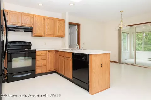 Kitchen - 13900 Gk Drive Dr, Bath, MI 48808 photo 2 of 2