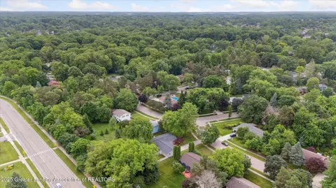 View/Area - 2130 Belding Ct, Okemos, MI 48864 photo 5 of 6