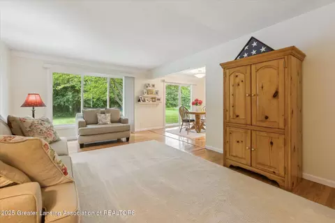 Living - 2130 Belding Ct, Okemos, MI 48864 photo 2 of 6