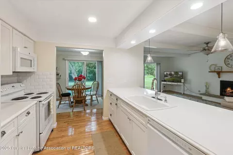 Kitchen - 2130 Belding Ct, Okemos, MI 48864 photo 3 of 4