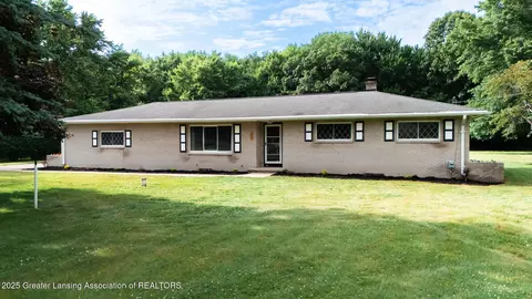 62 W Sherwood Rd, Okemos, MI 48864