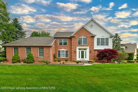 1302 S Spicewood Dr, Okemos, MI 48864