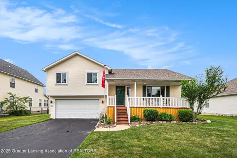 242 Coventry Ln, Mason, MI 48854