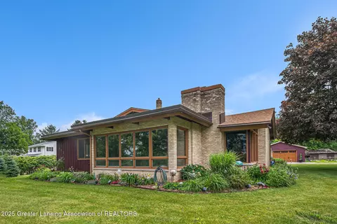 203 Branson Bay Dr, Mason, MI 48854