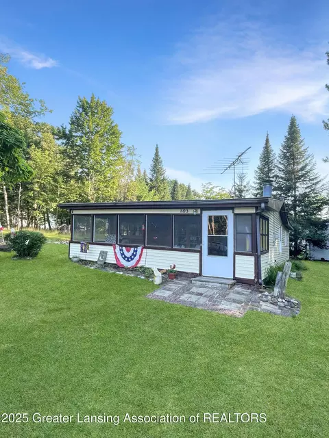 103 Norway Rd, Roscommon, MI 48653 photo 1