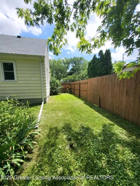 Exterior - 6910 Cooper Rd, Lansing, MI 48911 photo 4 of 7