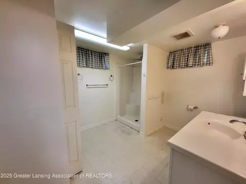 Bath - 6910 Cooper Rd, Lansing, MI 48911 photo 2 of 2