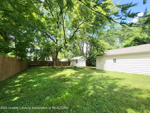 Exterior - 6910 Cooper Rd, Lansing, MI 48911 photo 5 of 7