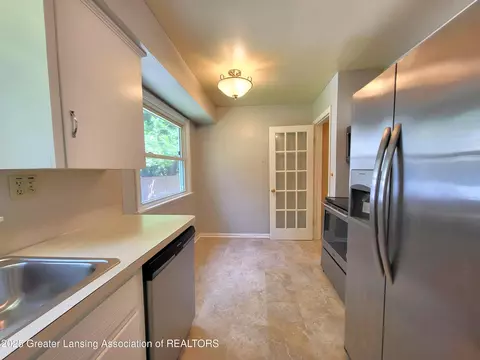 Kitchen - 6910 Cooper Rd, Lansing, MI 48911 photo 1 of 2