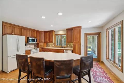 Kitchen - 4084 Hulett Rd, Okemos, MI 48864 photo 4 of 4
