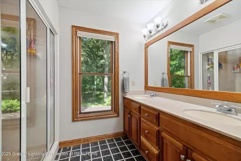 Bath - 4084 Hulett Rd, Okemos, MI 48864 photo 2 of 4