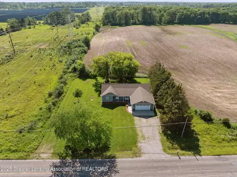 1800 S Aiken Rd, Owosso, MI 48867