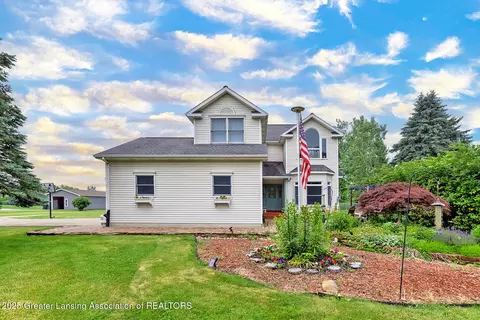 13689 Oneida Rd, Grand Ledge, MI 48837