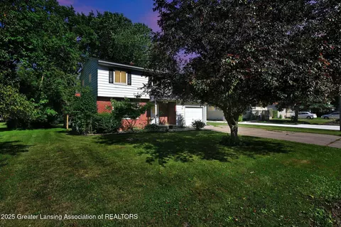 2144 Meadowlawn Dr, Holt, MI 48842