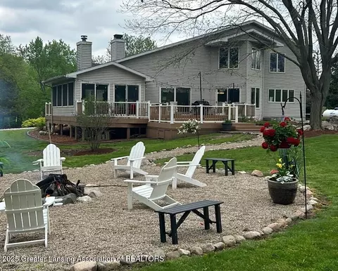 1750 Pinch Hwy, Charlotte, MI 48813
