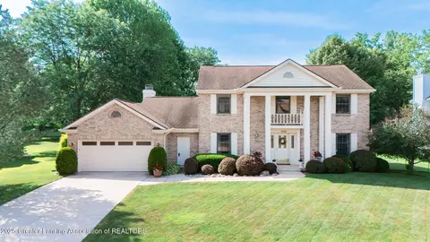 3888 Breckinridge Dr, Okemos, MI 48864