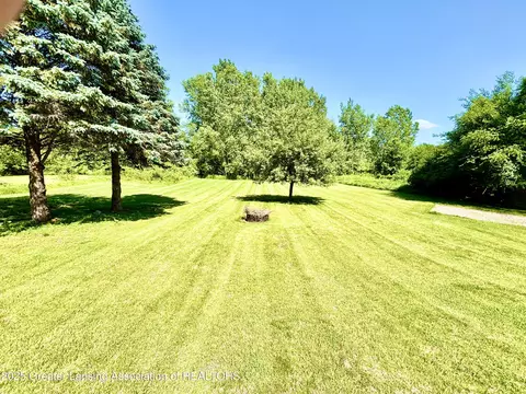 Exterior - 1005 Turner Rd, Dewitt, MI 48820 photo 8 of 12