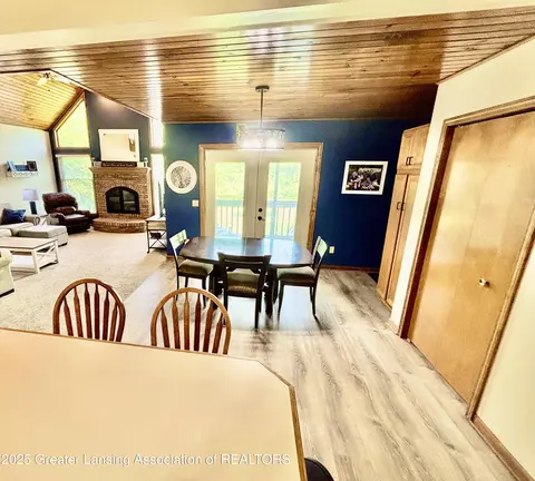 Dining - 1005 Turner Rd, Dewitt, MI 48820 photo 2 of 6