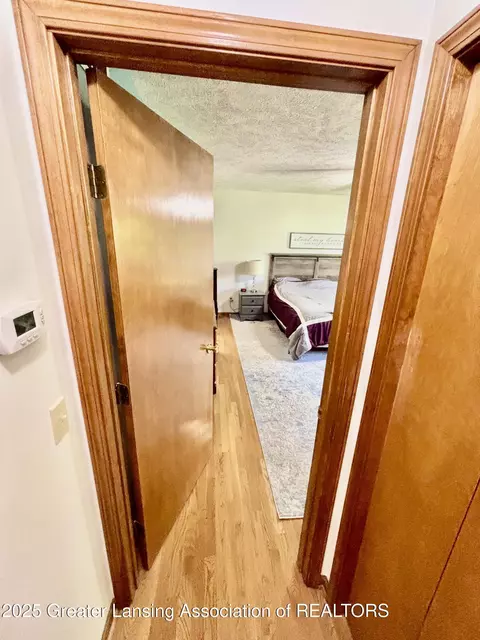 Entry Way - 1005 Turner Rd, Dewitt, MI 48820 photo 5 of 11