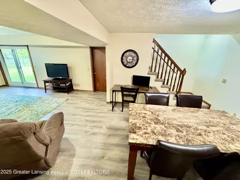 Dining - 1005 Turner Rd, Dewitt, MI 48820 photo 5 of 6
