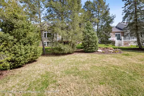 Exterior - 4163 Hamlet Cv, Bath, MI 48808 photo 4 of 9