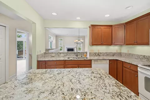 Kitchen - 4163 Hamlet Cv, Bath, MI 48808 photo 3 of 6