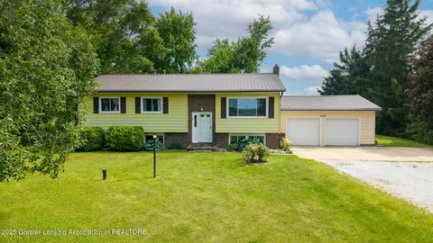 4158 Doane Hwy, Potterville, MI 48876