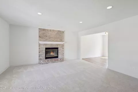 Living - 12341 Burlingame Dr, Dewitt, MI 48820 photo 1 of 4