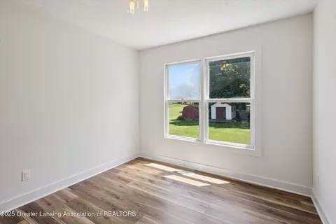 Bedroom - 12341 Burlingame Dr, Dewitt, MI 48820 photo 1 of 11