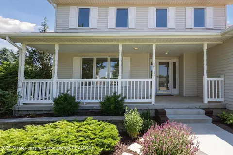 Exterior - 12341 Burlingame Dr, Dewitt, MI 48820 photo 3 of 10