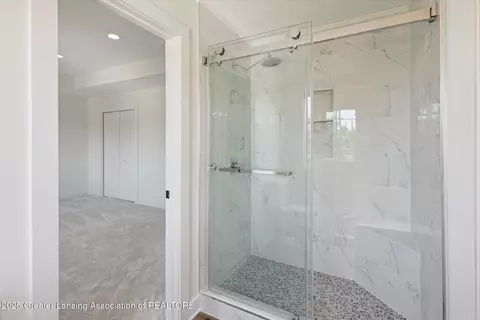 Bath - 12341 Burlingame Dr, Dewitt, MI 48820 photo 2 of 5