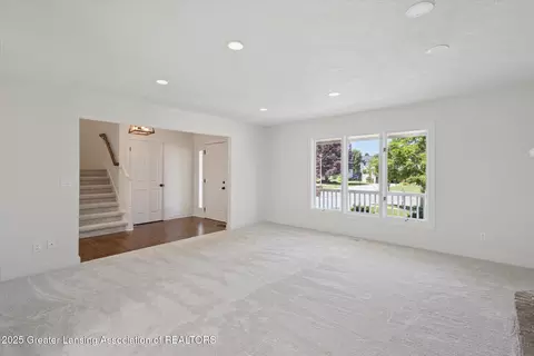 Living - 12341 Burlingame Dr, Dewitt, MI 48820 photo 3 of 4