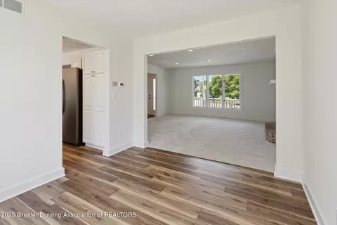 Living - 12341 Burlingame Dr, Dewitt, MI 48820 photo 4 of 4