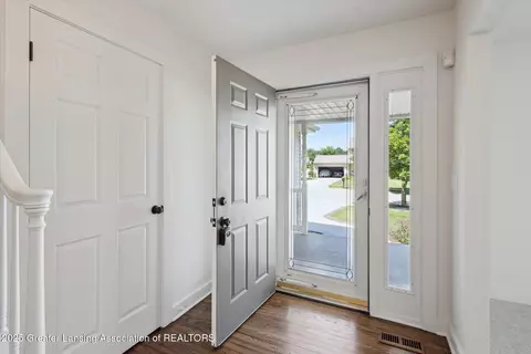 Entry Way - 12341 Burlingame Dr, Dewitt, MI 48820 photo 1 of 7