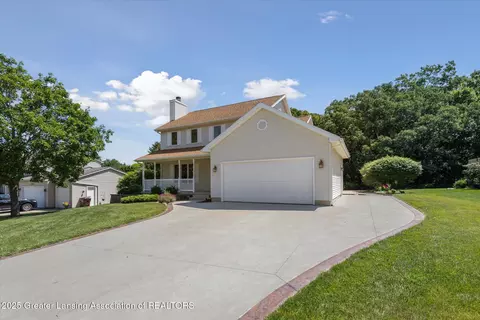 Exterior - 12341 Burlingame Dr, Dewitt, MI 48820 photo 2 of 10
