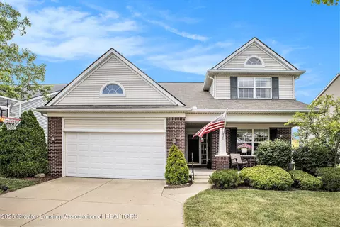 523 Wendover Dr, Lansing, MI 48906