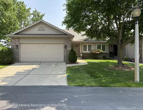 411 White Pine Blvd #34, Lansing, MI 48917